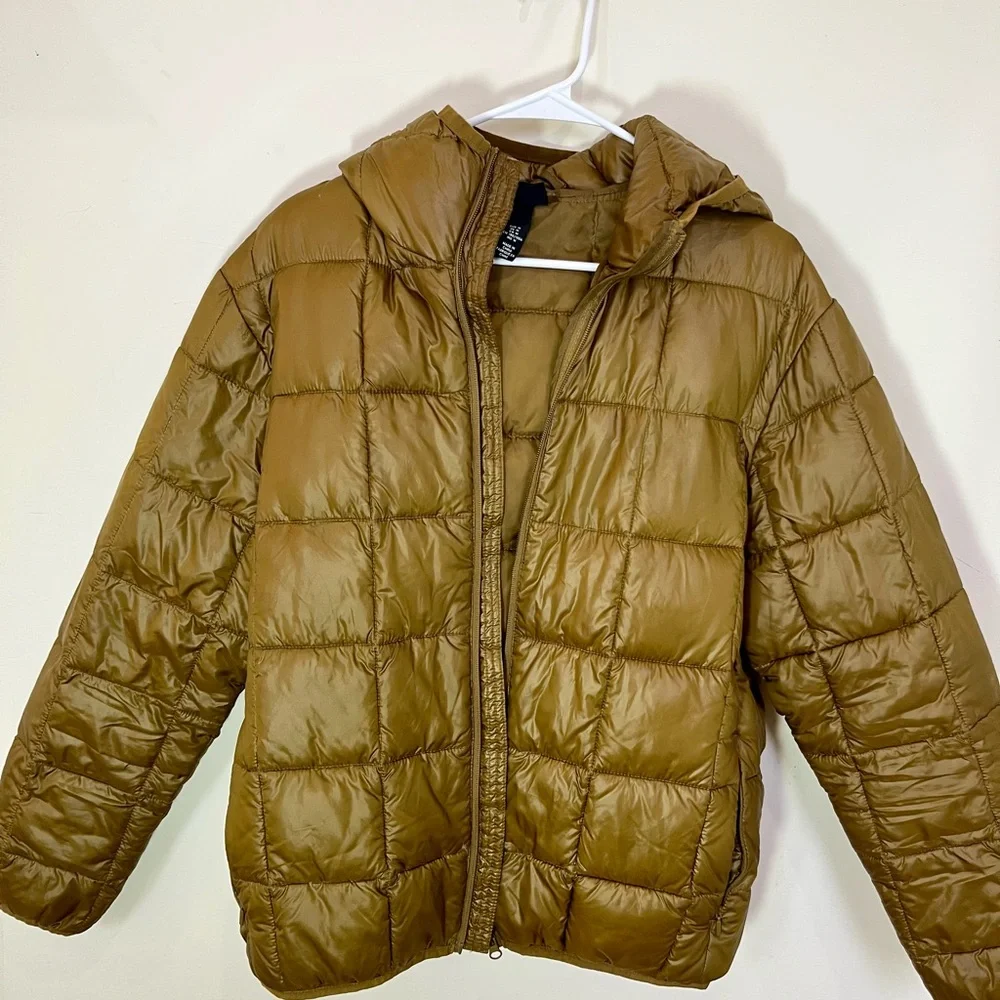 H&M Men's Metallic Gold Puffer Jacket - Picture 4 of 5